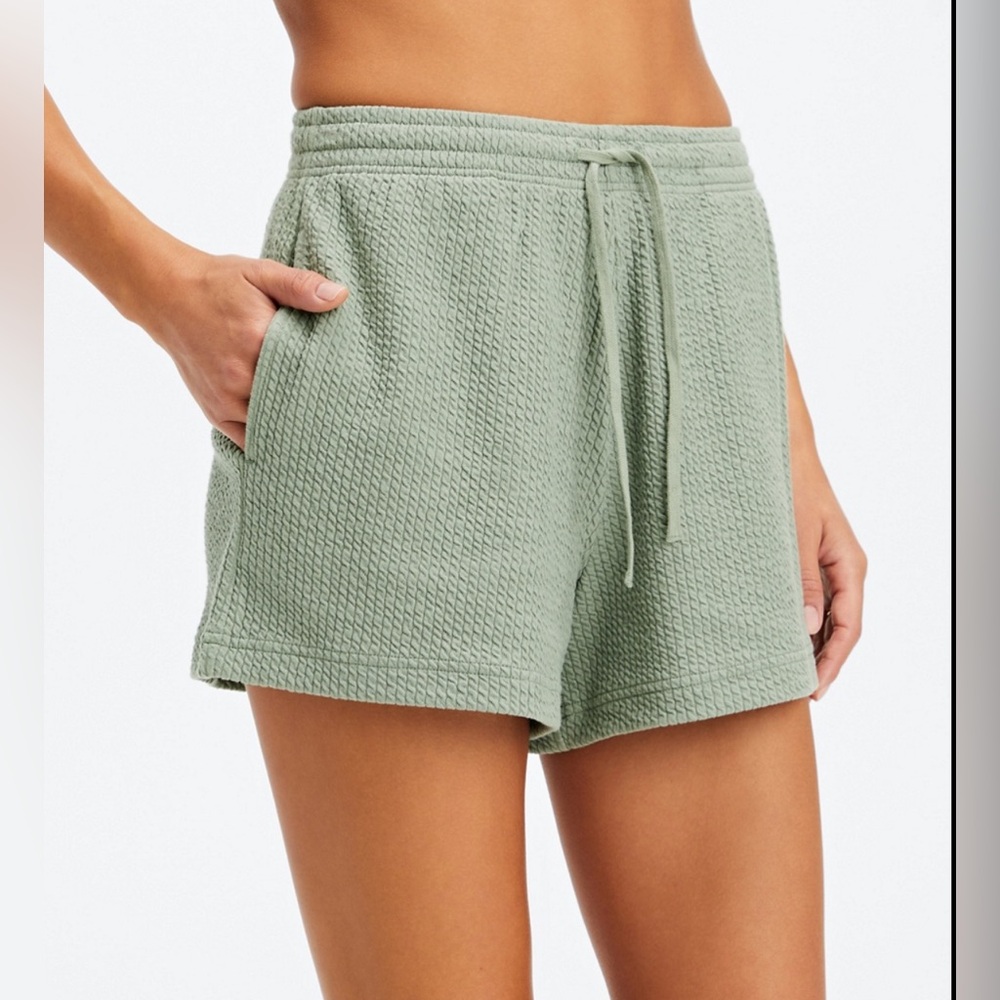 Crinkle Knit High-Waisted Short